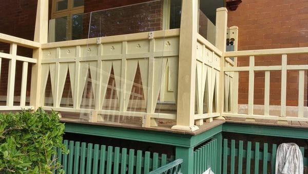 Deck-balustrade-shield