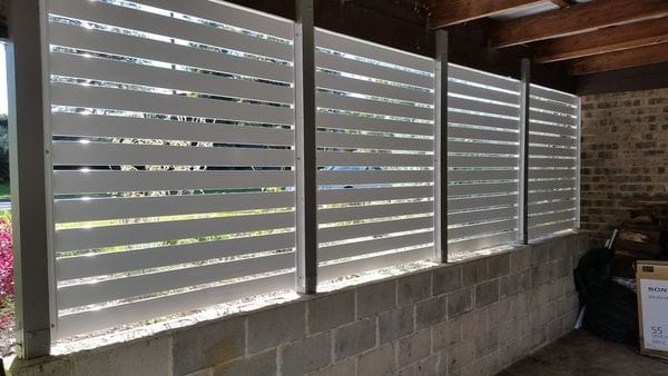 white-alum-slat-screens-on-carport