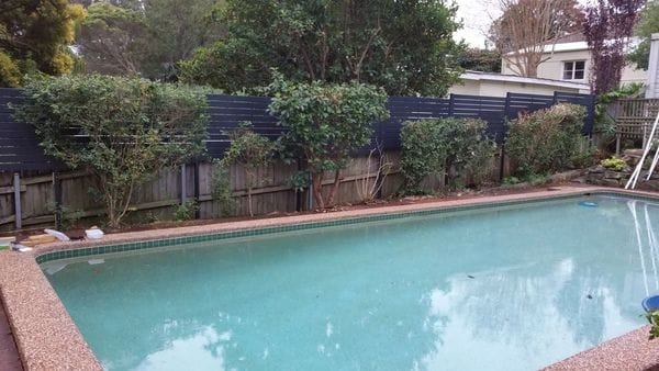 Hornsby_raked-pool-fence---slat-screens