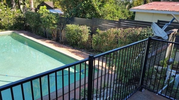 Hornsby_raked-pool-fence---slat-screens