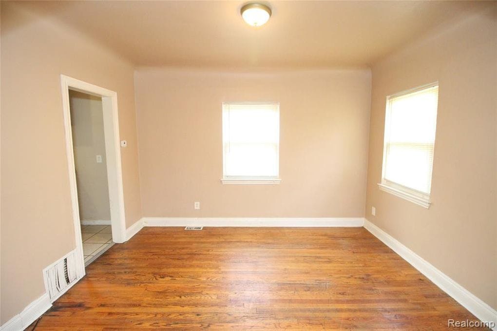 22773 Pleasant Ave Eastpointe MI 48021 | Cashflowpositive.com 22773 Pleasant Ave Eastpointe MI 48021 | Cashflowpositive.com