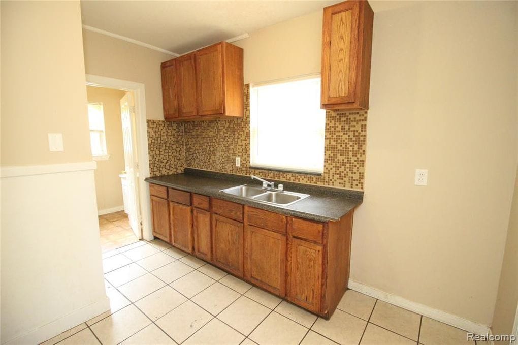 22773 Pleasant Ave Eastpointe MI 48021 | Cashflowpositive.com 22773 Pleasant Ave Eastpointe MI 48021 | Cashflowpositive.com