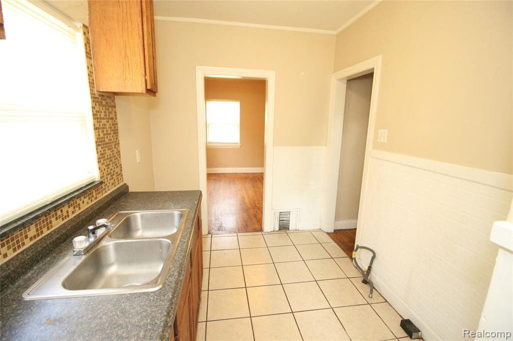 22773 Pleasant Ave Eastpointe MI 48021 | Cashflowpositive.com 22773 Pleasant Ave Eastpointe MI 48021 | Cashflowpositive.com