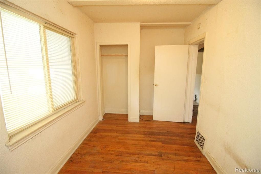 22773 Pleasant Ave Eastpointe MI 48021 | Cashflowpositive.com 22773 Pleasant Ave Eastpointe MI 48021 | Cashflowpositive.com