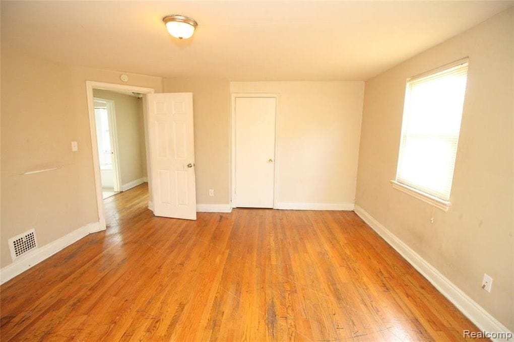 22773 Pleasant Ave Eastpointe MI 48021 | Cashflowpositive.com 22773 Pleasant Ave Eastpointe MI 48021 | Cashflowpositive.com