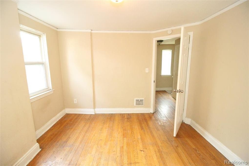 22773 Pleasant Ave Eastpointe MI 48021 | Cashflowpositive.com 22773 Pleasant Ave Eastpointe MI 48021 | Cashflowpositive.com