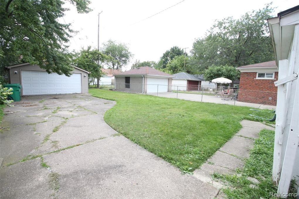22773 Pleasant Ave Eastpointe MI 48021 | Cashflowpositive.com 22773 Pleasant Ave Eastpointe MI 48021 | Cashflowpositive.com