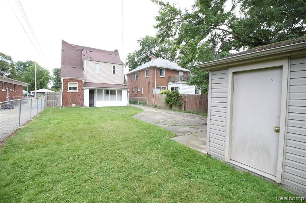 22773 Pleasant Ave Eastpointe MI 48021 | Cashflowpositive.com 22773 Pleasant Ave Eastpointe MI 48021 | Cashflowpositive.com