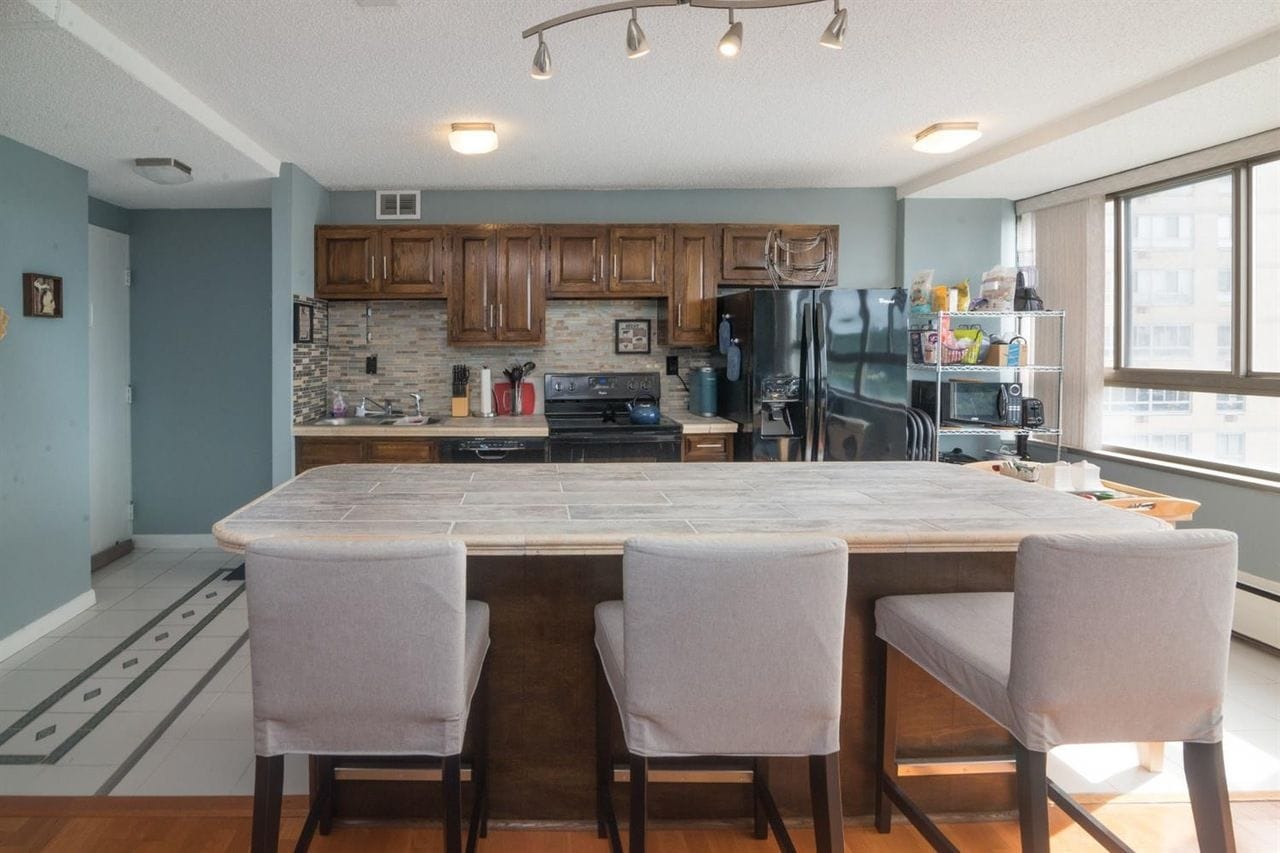 8900 E Jefferson Ave APT 729 Detroit MI 48214 | Cashflowpositive.com 8900 E Jefferson Ave APT 729 Detroit MI 48214 | Cashflowpositive.com