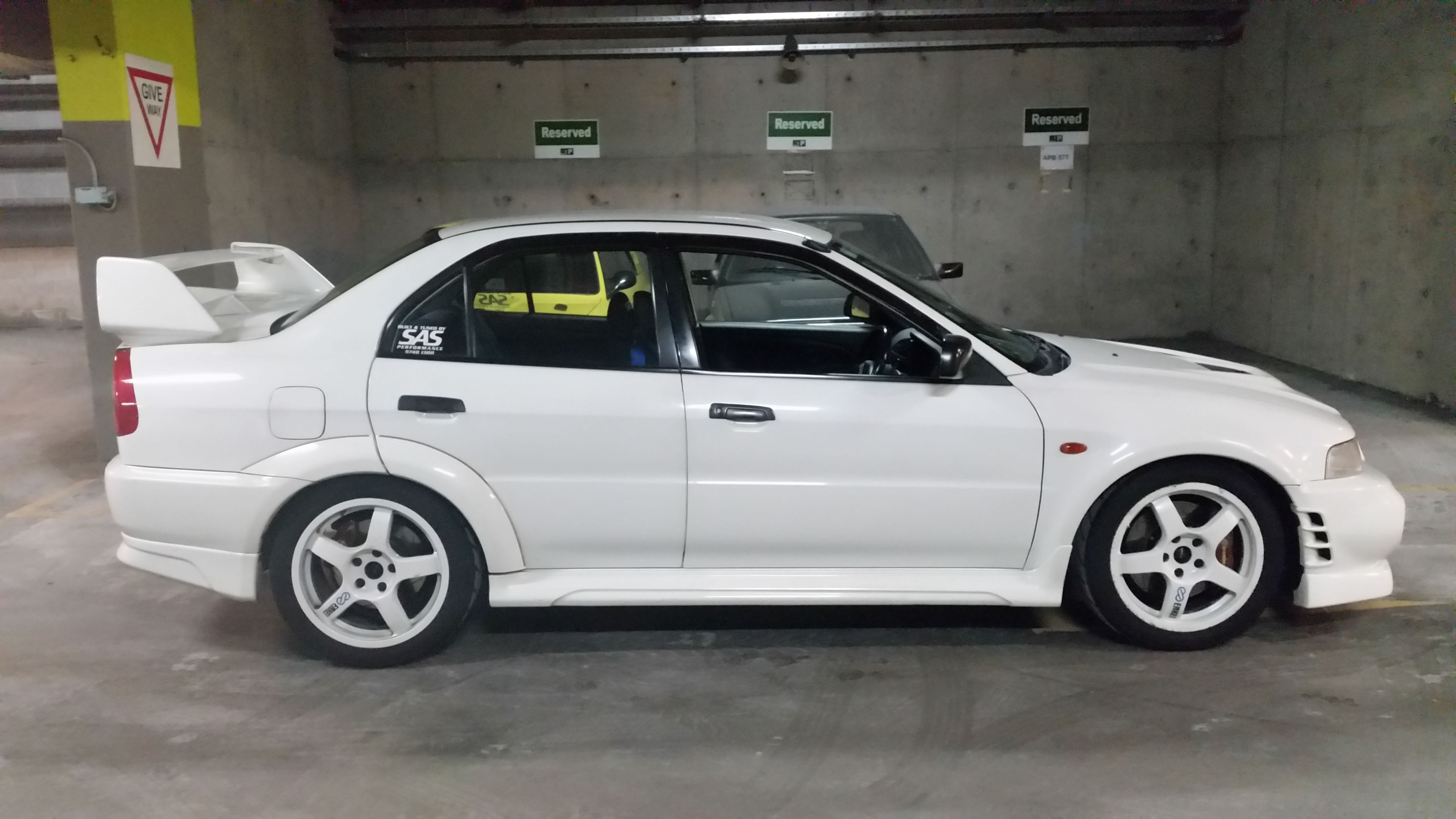 Mitsubishi lancer evolution vi