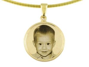 Reverse image engraving (available only on Classic, Designer, Beads and Keyrings)