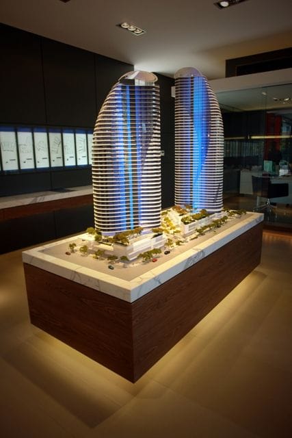 Oracle Towers Display - 100 scale